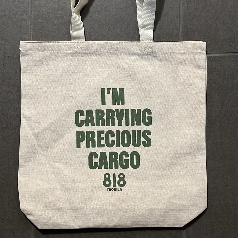 Authentic 818 tequila tote by Kendall Jenner - Picture 3 of 4